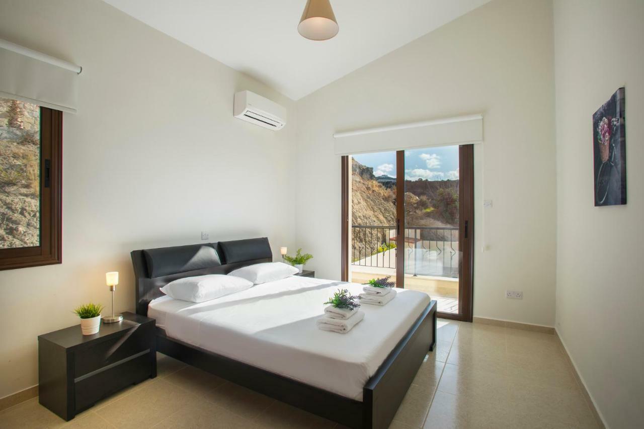 Villa Blue Jadeite Peyia Bagian luar foto